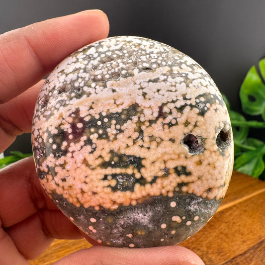 Maravato Ocean Jasper Palm Stone