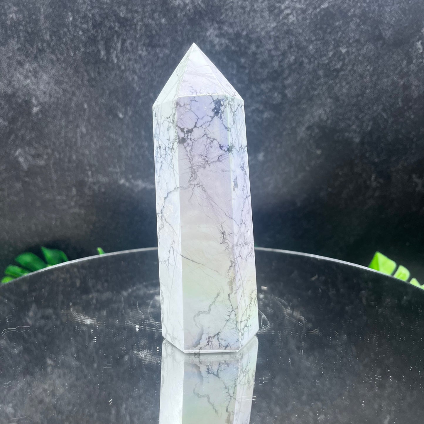 Aura Howlite Tower